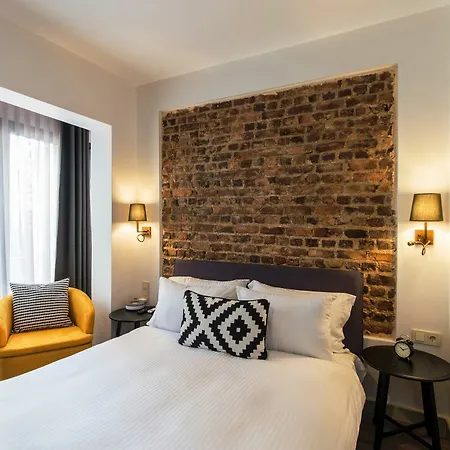 G Flats & Serviced - Adult Only Apartmán